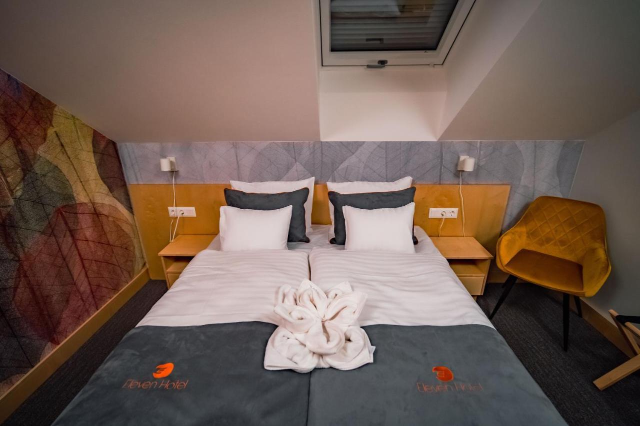 Eleven Business & Sport Hotel Jaszarokszallas Екстер'єр фото