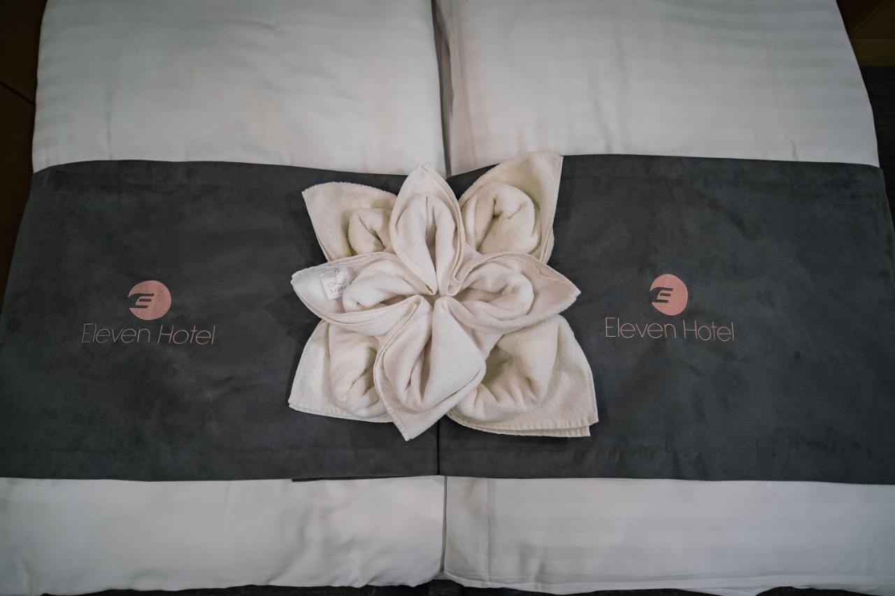 Eleven Business & Sport Hotel Jaszarokszallas Екстер'єр фото